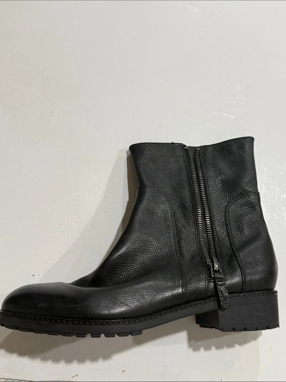 Via Spiga Black Leather outer side Zip-Up Ankle Boots size 11